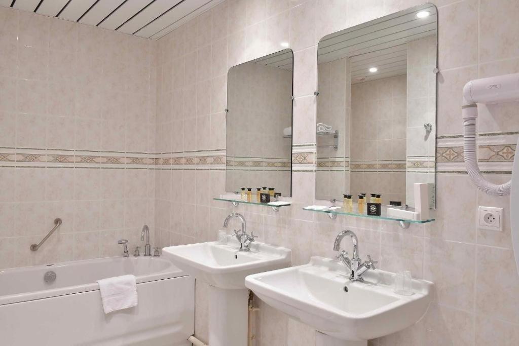 Hotel Castel Jeanson آي-شامبانيا الغرفة الصورة