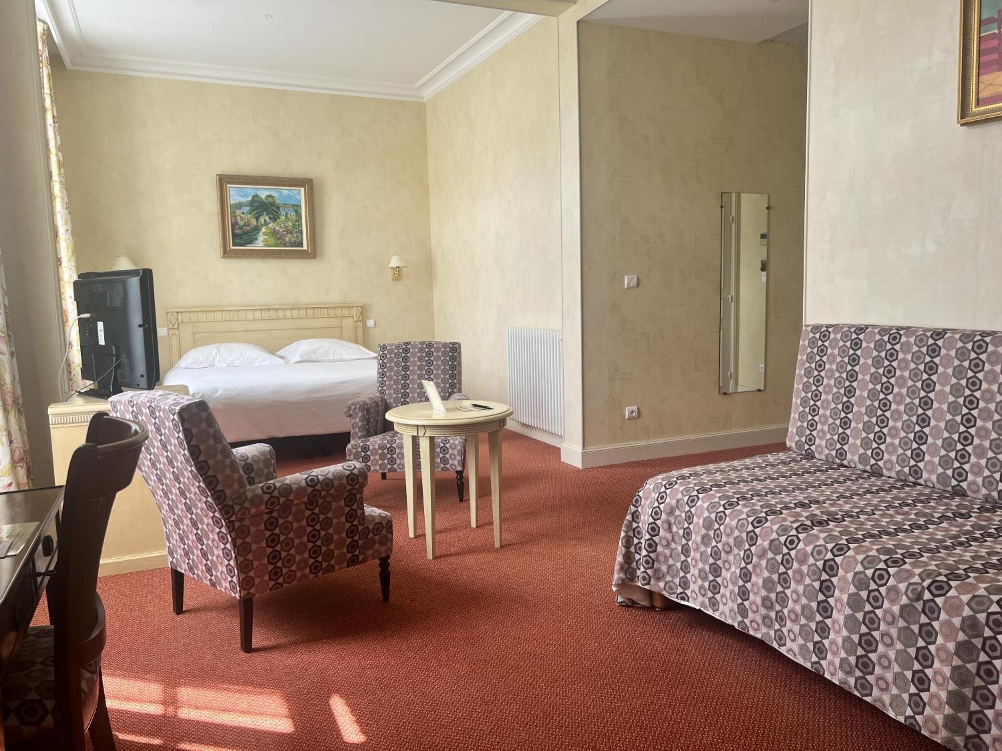Hotel Castel Jeanson آي-شامبانيا الغرفة الصورة